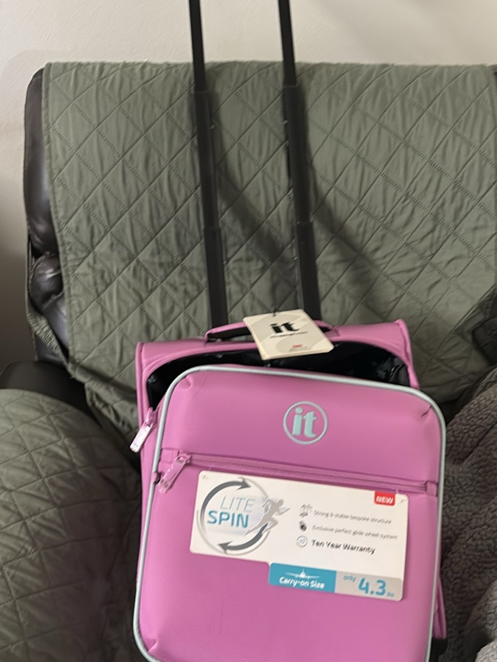 !it jeans Pink Carry-On Spinner Travel Tote